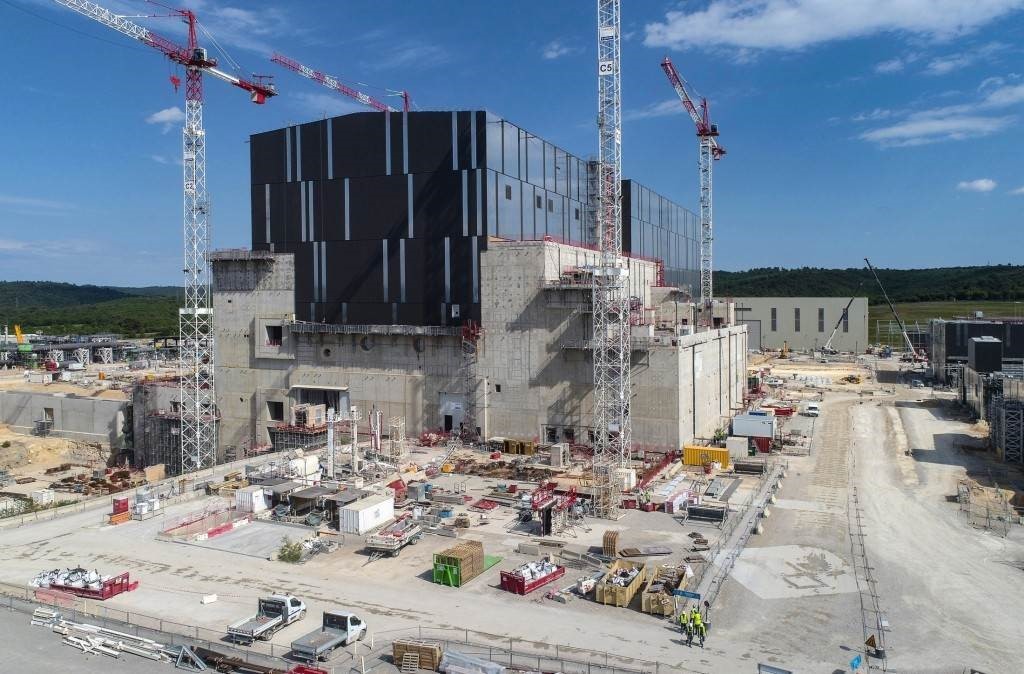 Kwalificatie eerste muurpanelen ITER